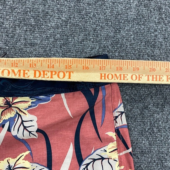 Rip Curl Board Shorts Adults 34 Mirage Red Floral Drawstring Polyester‎ Mens - Picture 2 of 8